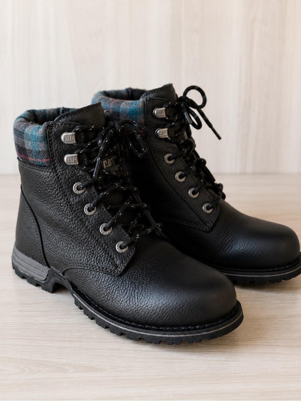 Caterpillar CAT Steel Toe Work Boots Black Leather Plaid Collar ASTM EH Wide 7US